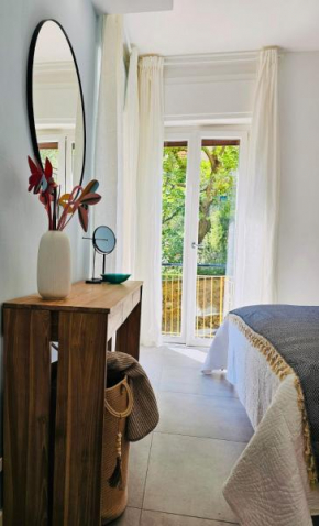Claudia's Luxurious Garden Apt